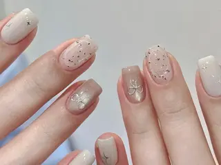 ネイル Queenie 🦋のネイルデザイン