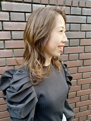 セミロング カラー ashuley YUKIのヘアスタイル