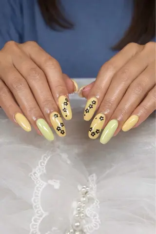 ロング カラー YING Nail🐶のネイルデザイン