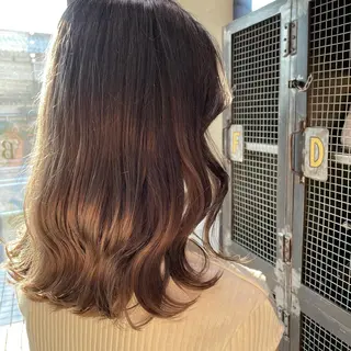 セミロング カラー 山本 琴乃🦭のヘアスタイル