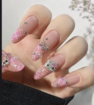ネイル Pure&Rich Nailのネイルデザイン