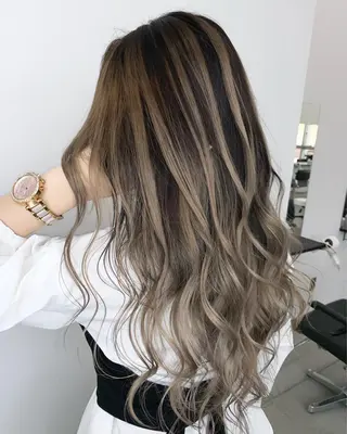 ロング 山田 絵里菜のヘアスタイル