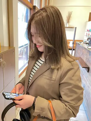 ミディアム カラー 似合わせヘア🤎透明 感カラー🤎MIKAのヘアスタイル
