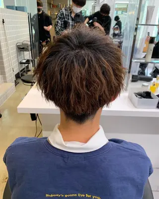ショート カラー パーマ メンズ メンズパーマ特化 TAIGAのヘアスタイル