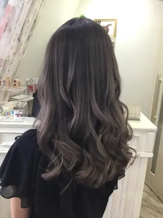 ミディアム カラー 艶髪🫧髪質改善 縮毛矯正✨影山湧市のヘアスタイル