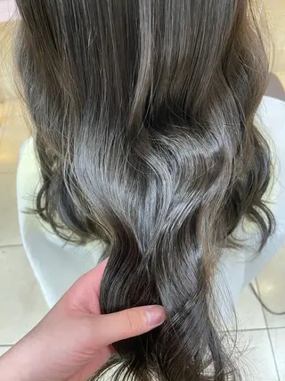 ロング 前田 菜奈子のヘアスタイル