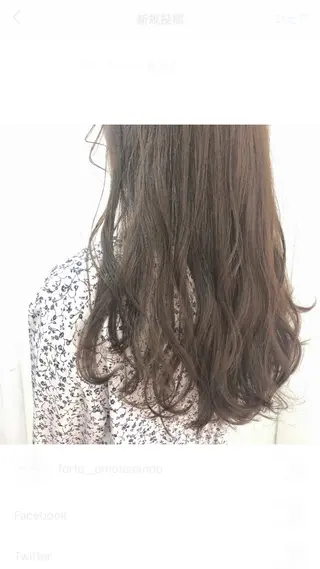ロング カラー TRENCH 相澤 果歩のヘアスタイル