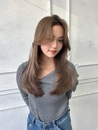 ロング 佐伯 鼓乃美のヘアスタイル