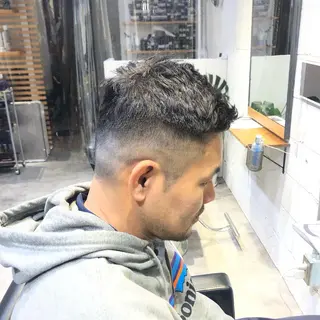 メンズ 岩尾 志保のヘアスタイル