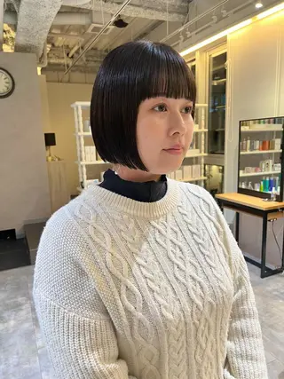 ショート カラー 桃果 momokaのヘアスタイル