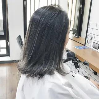 セミロング 開發 智也のヘアスタイル