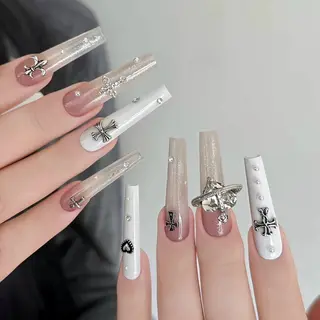 ネイル AURA NAIL 🌟鶴見店のネイルデザイン