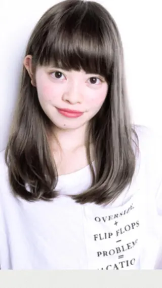 ミディアム 嶋崎 留美のヘアスタイル