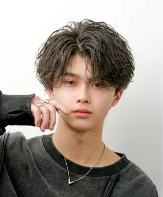 ショート カマタ ハルキのヘアスタイル