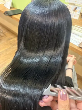 ロング カラー 山本 しおんのヘアスタイル