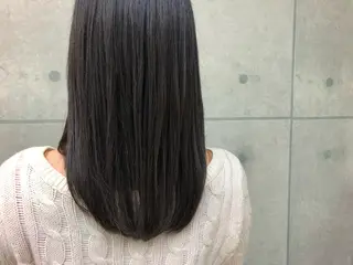 セミロング パーマ Ｄirector 　徳久　真紀の眉毛・アイブロウイメージ