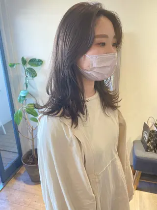 セミロング カラー 🩰オリーブ/ ベージュ松本咲花🩰のヘアスタイル