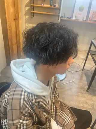 ショート パーマ メンズ 寳泉 章弘のヘアスタイル