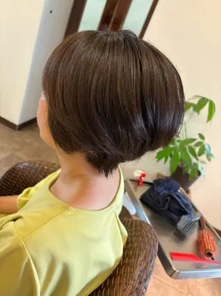 ショート カラー 羽山 宇宙のヘアスタイル