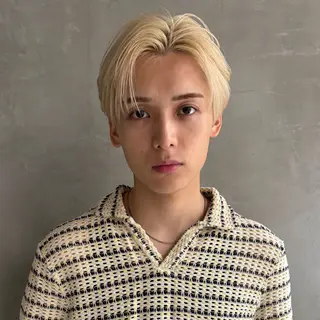 ショート メンズ ハイトーン/ 艶カラー🫧竹村柾則のヘアスタイル