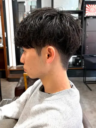ショート パーマ メンズ ホンマハルヤ/ パーマ・カラーのヘアスタイル