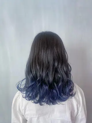 セミロング カラー TAI透明カラー 柔らかい縮毛矯正のヘアスタイル