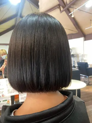 ミディアム 横野 朱音のヘアスタイル