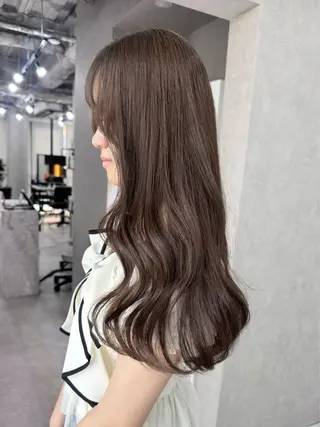 ロング カラー 赤み無し柔らかカラー 【梅田】madokaのヘアスタイル