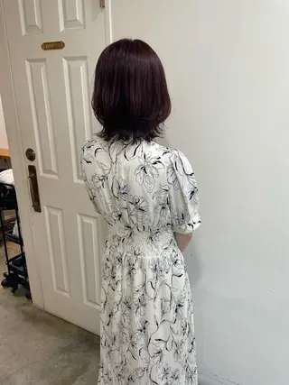 ミディアム カラー MIOベージュカラー 柔らかいカラーのヘアスタイル