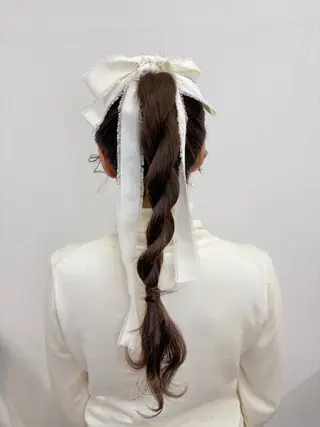 セミロング ヘアアレンジ たかや みなみのヘアスタイル