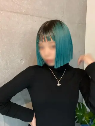 ミディアム ウルフカット レイヤーカットのヘアスタイル