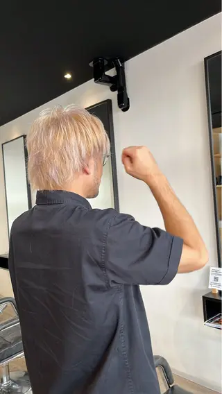 ショート カラー 池田 京太のヘアスタイル