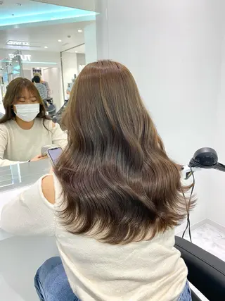 セミロング カラー センターパート特化 井上健太のヘアスタイル