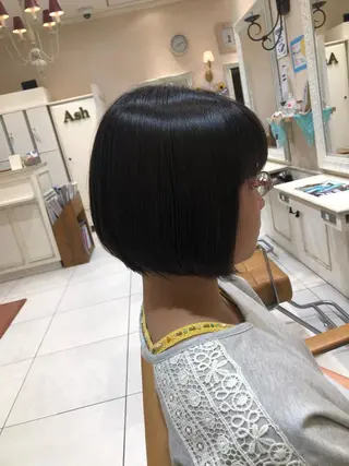ショート パーマ ツヤ髪カラー💎 佐藤あきのヘアスタイル
