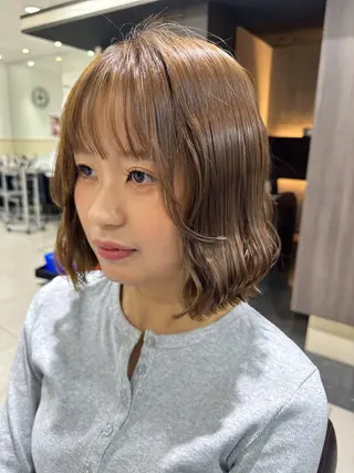 ミディアム 6/1空きあり🩷 艶々カラー🩷のヘアスタイル