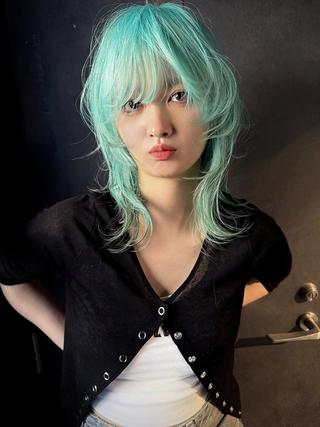 ミディアム カラー ウルフ/レイヤー /ブリーチ/心斎橋のヘアスタイル