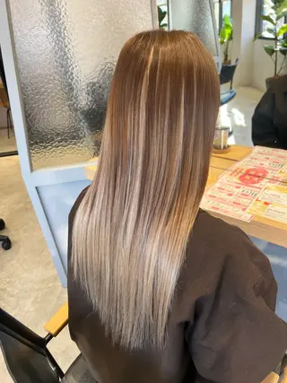 ロング 小池 夏美のヘアスタイル