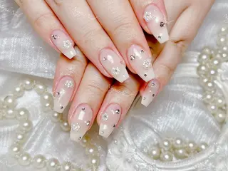 ネイル 🦋 Queenieのネイルデザイン