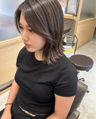 ミディアム カラー 久木原 ゆりのヘアスタイル