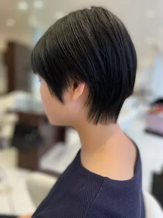 ショート 絹川 琴美のヘアスタイル