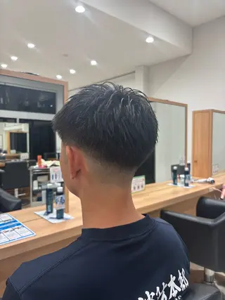 メンズ 垣村艶樹 /フェード＆刈り上げのヘアスタイル
