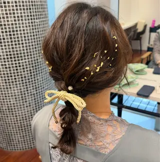 ミディアム ヘアアレンジ コテ巻きパーマ💙 シノヤユイのヘアスタイル