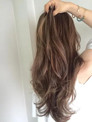 セミロング ロング カラー パーマ 若杉 諒のヘアスタイル