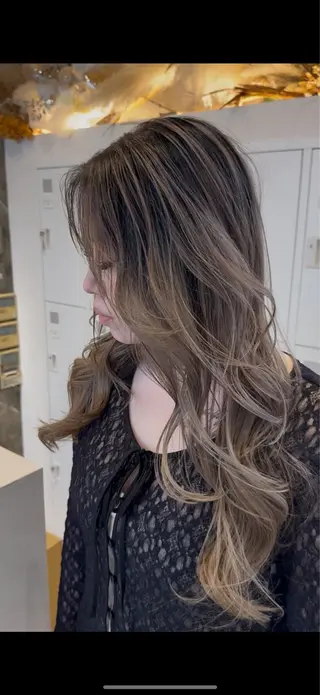 ロング レイヤーハイライト ブリーチJUNKIのヘアスタイル