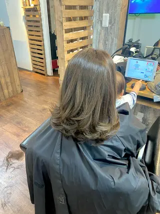セミロング カラー Luzir⭐︎ GEN⭐︎のヘアスタイル
