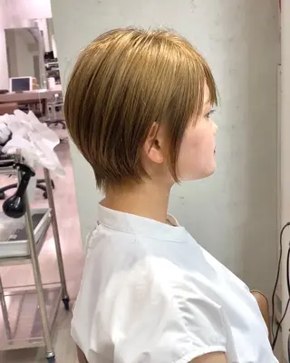 カラー 🫧似合わせショート イシダ🫧のヘアスタイル