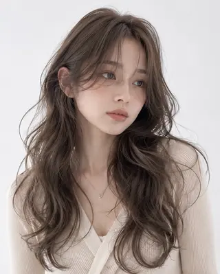 ロング パーマ 西 優衣奈のヘアスタイル