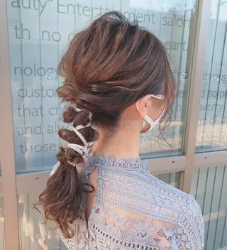 セミロング ヘアアレンジ YUI𓍯ｴｸｽﾃ /ﾆｭｱﾝｽｶﾗｰのヘアスタイル