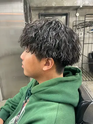 ショート カラー パーマ ヘアアレンジ メンズ 亀井隆汰/メンズ専門 パーマ/フェード可のヘアスタイル