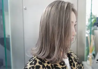 ミディアム カラー CHERIEブリーチ ダブルカラー 天神のヘアスタイル